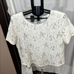 Alfred Dunner White Cropped Embellished Blouse